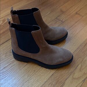 Caslon water resistant genuine suede brown Chelsea boots sz 8